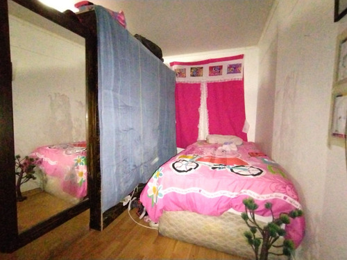 Casa A Pasos De Liceo Don Bosco, Semipareada Regularizada De