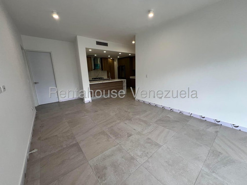 Apartamento Remodelado En Alquiler 25-24995 Cs