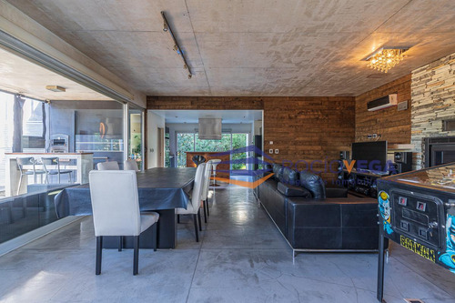 Casa En Venta En Barrio Cerrado Santa Ana