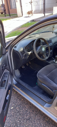 Volkswagen Golf 1.6 Comfortline