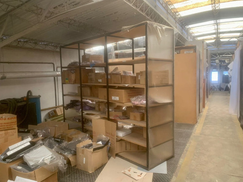 Imagen 6 de 14 de Venta - Galpon Deposito Con Oficinas - 796m2 Cubiertos - Recepcion - Showroom - Sector Carga Descarga - Baño Vestuarios - Vicente Lopez - Florida - Carlos Pellegrini 1100