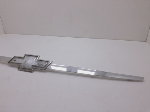 Friso Cromado Grade Emblema Gm Corsa 2011 2012 2013 2014 15