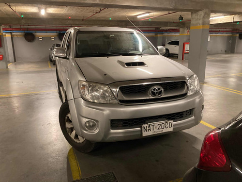 Toyota Hilux 3.0 Tdi Srv Cab Doble 4x2 (2009)