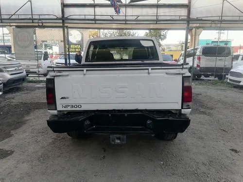 Nissan Np 300 4x4 Diesel 2013