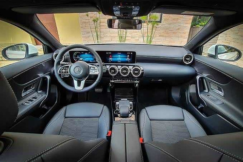 Imagen 2 de 3 de Mercedes-benz Clase A 2019 1.6 200 Cgi Urban At
