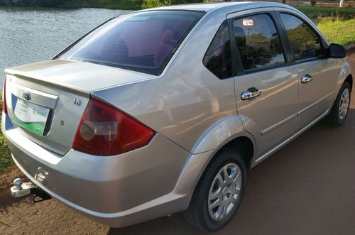 Ford Fiesta Sedan 1.6 8v Flex