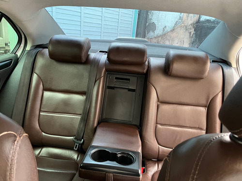 Volkswagen Jetta 2.0 Comfortline Flex 4p Automática