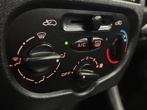 Peugeot 207 207 1.4 XR 8V FLEX 4P MANUAL