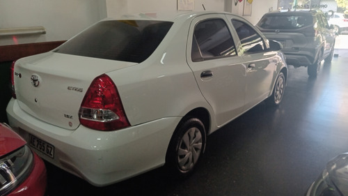 Toyota Etios 1.5 Sedan X