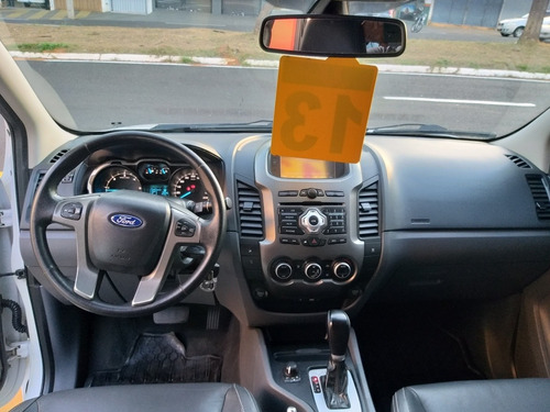 Imagem 8 de 11 de Ford Ranger 2013 3.2 Limited Cab. Dupla 4x4 Aut. 4p