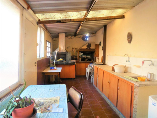 Imagen 19 de 30 de Galpón + 2 Departamentos + 2 Locales Sobre Lote De 600m2