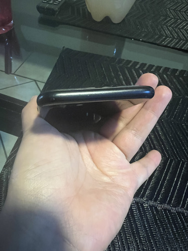Apple iPhone SE (2da Generación) 128 Gb - Negro (Usado)