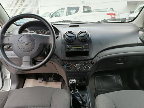 Imagen 11 de 15 de Chevrolet Aveo Ls Manual 5 Vel. A/ac. Radio Bluetooth 2017