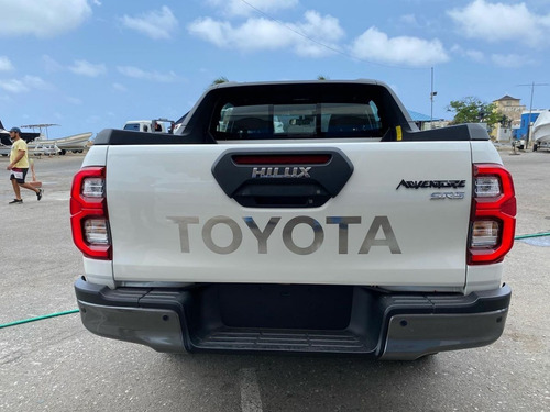 Imagen 3 de 10 de Toyota Hilux Adventure Diésel