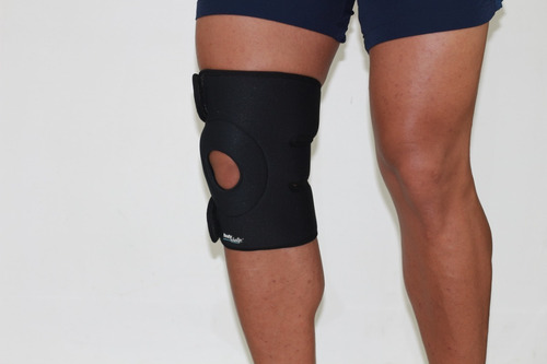 Imagen 2 de 3 de Rodillera Ajustable Rótula Abierta Body Help Negro
