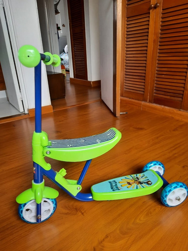 Scooter Patineta De Toy Story Color Verde Para Niños