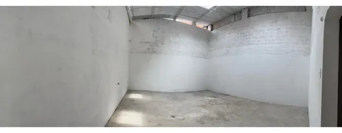 Se Arrienda Local Comercial En Copacabana.