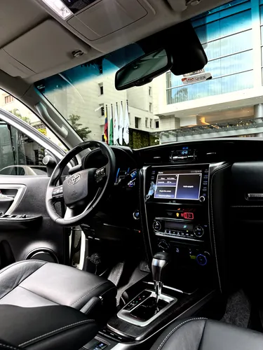 Toyota Fortuner 2.8 Srv