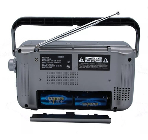 Nueva Radio Portátil Am Fm Pilas Y 220 Portable 220v Everest
