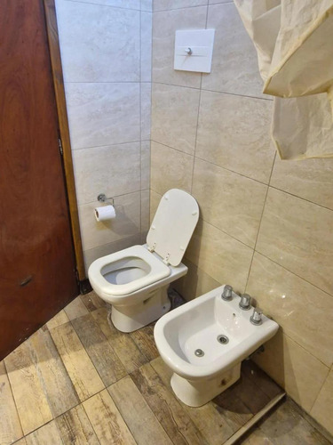 Casa En Venta - 2 Dormitorios 1 Baño - Cochera - 213mts2 - Mar Del Plata