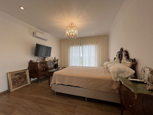 Casa En Venta En San Lucas, Canning, San Vicente