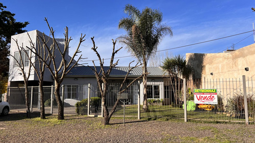 Complejo En Pueblo Liebig Con Piscina