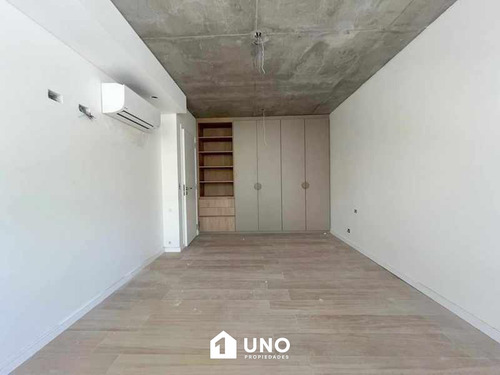 Salta Y Bv. Oroño - Piso Exclusivo De 3 Dormitorios. Posibilidad Cochera.