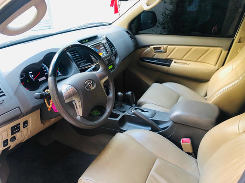 Toyota Sw4 3.0 Srv Cuero I 171cv 4x4 4at 2012