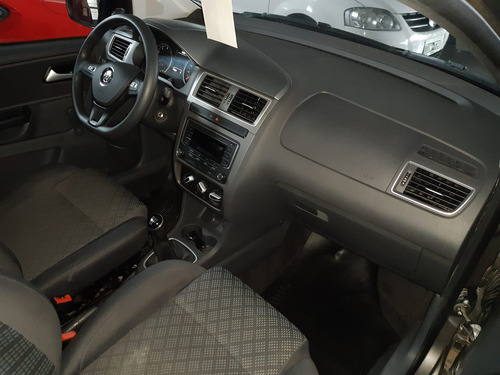 Imagen 5 de 7 de Volkswagen Suran 2016 1.6 Confortline 101cv
