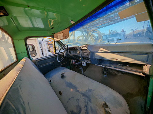 1985 Camion Grua Ford F800 Inoperable