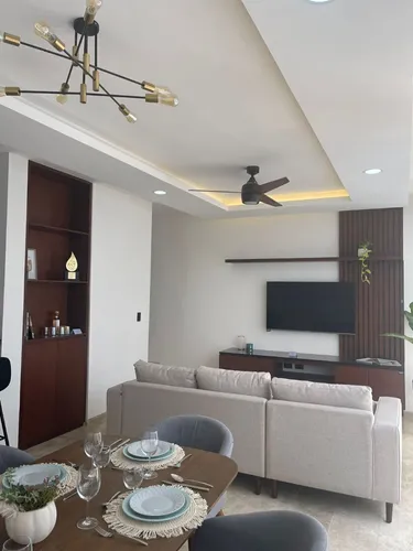 Casa De 3 Rec. En Privada Con Paneles Solares, Cerca De Altabrisa. Boreana
