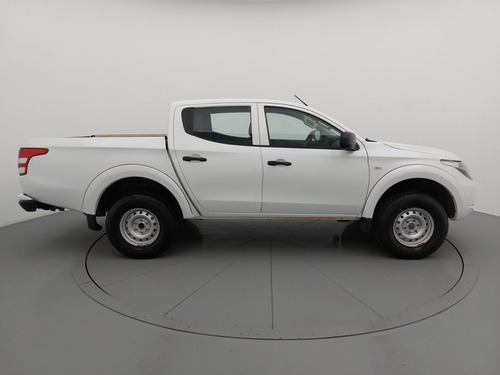 Mitsubishi L200 Triton 2.4 16V TURBO DIESEL GLS CD 4X4 AUTOMÁTICO