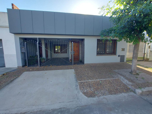 Vende Casa 3 Amb Cochera Jardin Pileta Quilmes