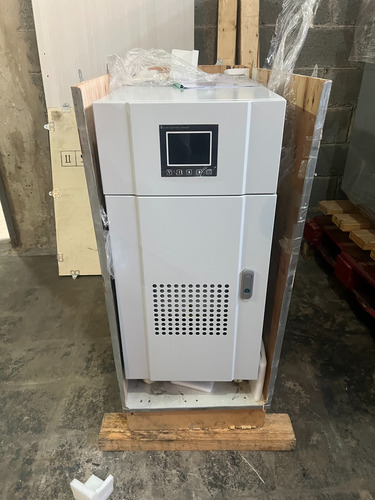 Estabilizador 3f De 30kva (+-25%) Ent 208v Sal 208v Ip23