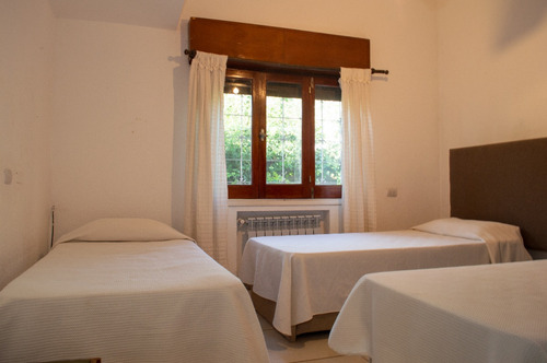 Casa En Las Sierras De Carlos Paz · Con Pileta Y Cochera · Patio · Luminoso · Vista A Carlos Paz · Venta