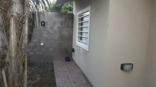 Venta De Casa Dos Dorm. + Dorm Y Baño De Servicio