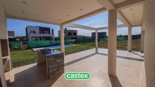 Imagen 6 de 30 de Casa En Venta En Santa Lucía, Pilar Del Este