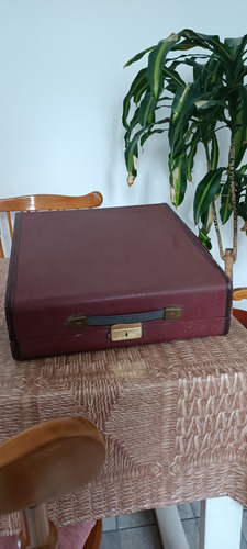 Olivetti Studio 44 Máquina De Escribiri Con Maleta (Usado)
