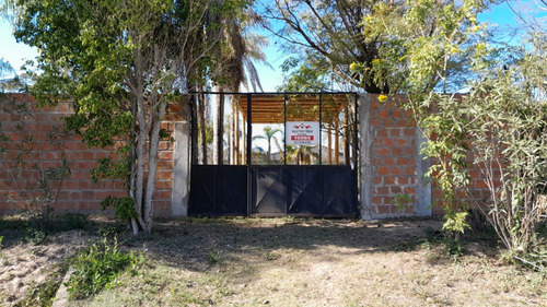 Vendo Excepcional Terreno Alto Con Muchas Mejoras En Esquina, Corrientes!