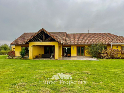 Parcela En Venta En Talca, Con Casa, Piscina, Solida, 300m2