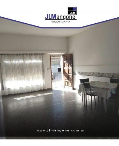 Imagen 3 de 9 de Casa 3 Ambientes Con Cochera Y Terraza