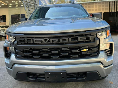 Chevrolet Silverado 5.3 V8 Custom Doble Cabina 4X4 At