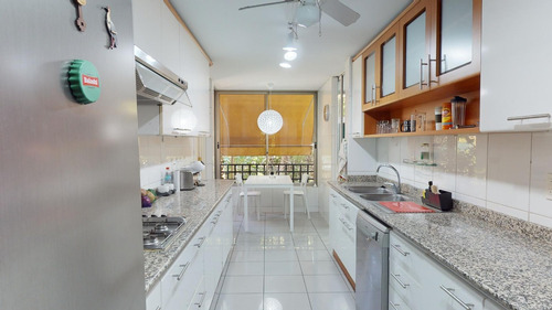 Amplio Depto Exclusivo Condominio Santa María De Manquehue