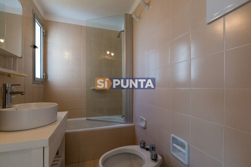 Imagen 13 de 15 de Apartamento En Venta En Brava Con 3 Dormitorios