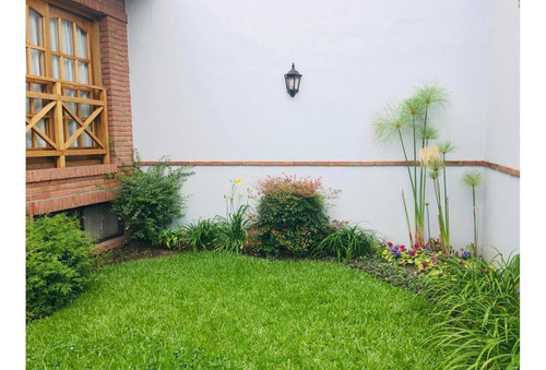 Imagen 2 de 18 de Excelente Casa 5 Ambientes En Villa Devoto