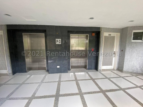 Imagen 2 de 30 de Apartamento_en_venta_en_caracas_en_la-lagunita-country-club_ Rah-22-9823 Orlando Figueira 04125535289/04242942992