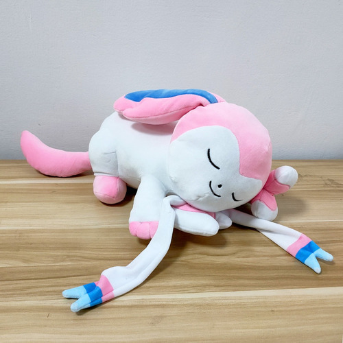 Boneca De Pelúcia Pokémon Eeveelution Sleep Sylveon