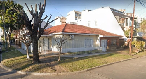 Casa  En Venta En Haedo, Morón, G.b.a. Zona Oeste