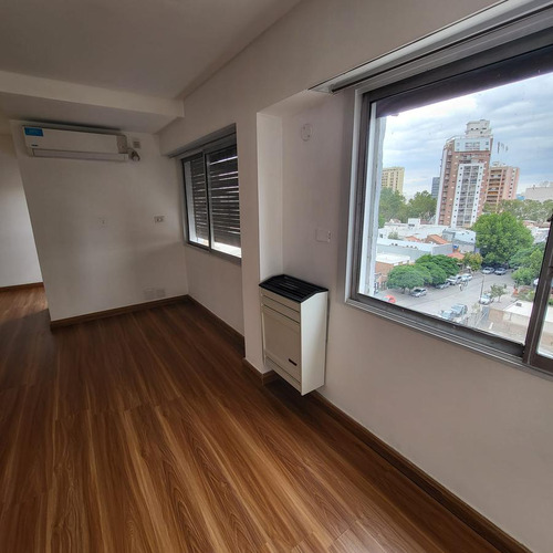 Alquiler Departamento 3 Dormitorios, En Centro De Neuquén Capital