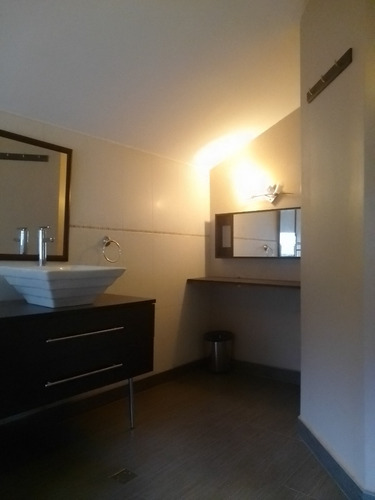 Se Vende Town House En Santa Ines 385m2, 4h/1e/4b/6p